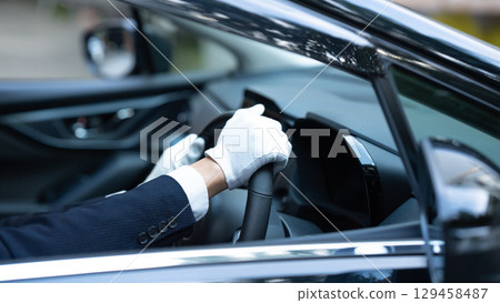 司機戴白手套 129458487