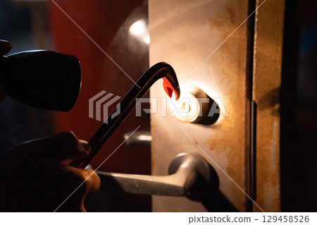 robbery crime intrusion 129458526