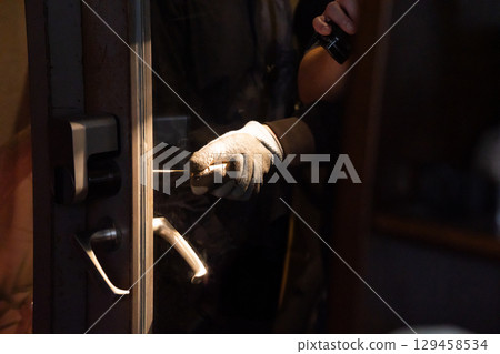 robbery crime intrusion 129458534