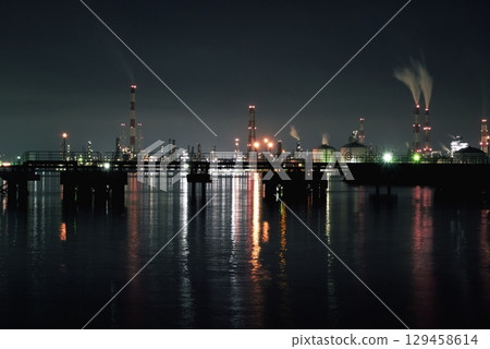 水島工業區工廠的夜景 129458614