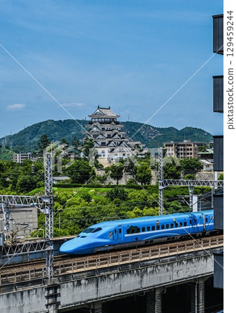 One Piece Shinkansen train speeds past Fukuyama Castle One Piece Shinkansen train speeds past Fukuyama Castle 129459244