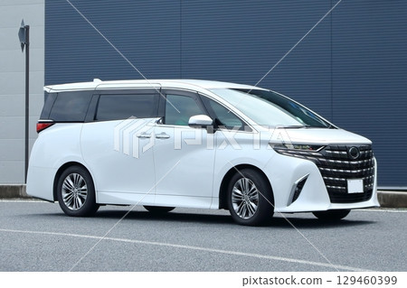 白色小型貨車圖像 129460399