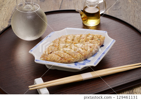 Horse mackerel nare-ro and cold sake 129461131