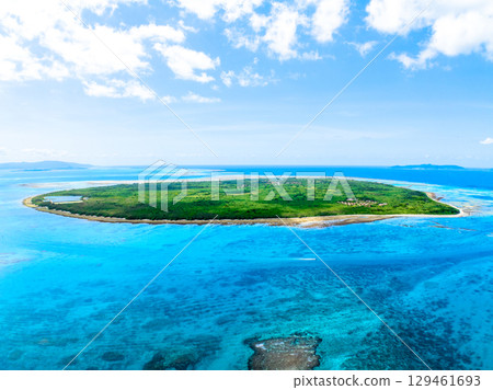 Taketomi Island (Taketomi Town, Okinawa Prefecture) 129461693