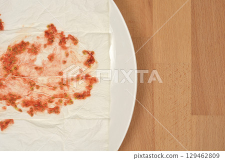 Tomato seeds 129462809