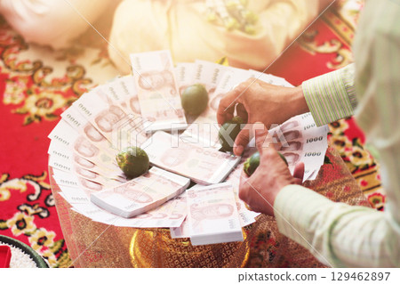 Thai banknotes on goldentray for Wedding money in Thailand traditional Thai banknotes on goldentray for Wedding money in Thailand traditional 129462897