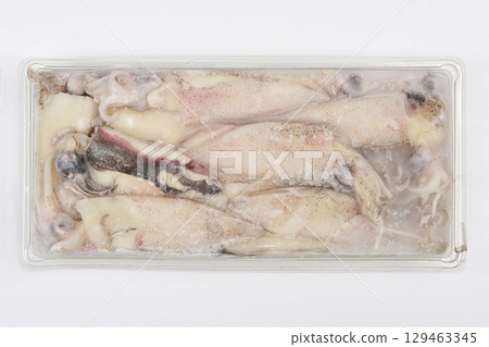 Frozen Patagonian squid 129463345