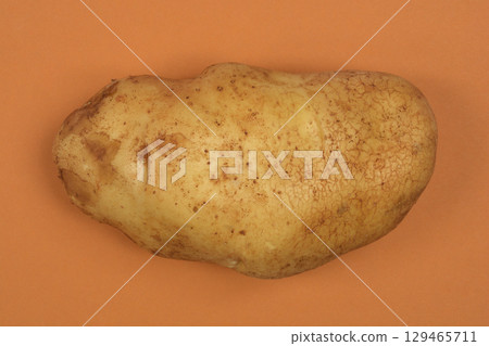 Raw potato Raw potato 129465711