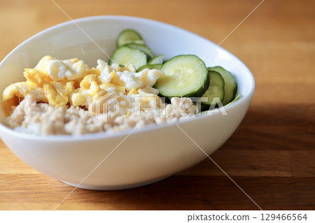 Easy everyday meal for one: Chicken mince rice bowl 129466564