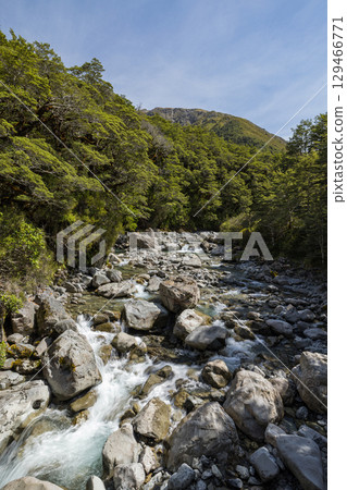 紐西蘭亞瑟隘口國家公園多布森自然步道上的比利河 129466771