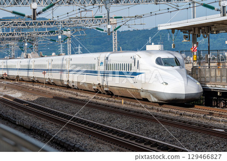 東海道山陽新幹線N700A進站 129466827