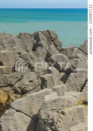 Pancake Rocks in Punakaiki on the West Coast of New Zealand Pancake Rocks in Punakaiki on the West Coast of New Zealand 129467112