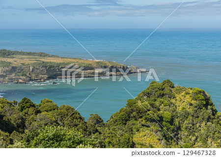 從紐西蘭西海岸帕帕羅瓦國家公園的 Ilimahuwero 瞭望台欣賞美景 從紐西蘭西海岸帕帕羅瓦國家公園的 Ilimahuwero 瞭望台欣賞美景 129467328