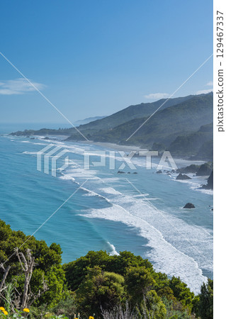 View from Ilimahuwero Lookout in Paparoa National Park, West Coast, New Zealand 129467337