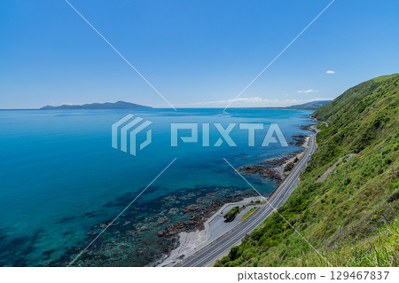 從紐西蘭帕卡卡里基懸崖步道俯瞰卡皮蒂島 129467837