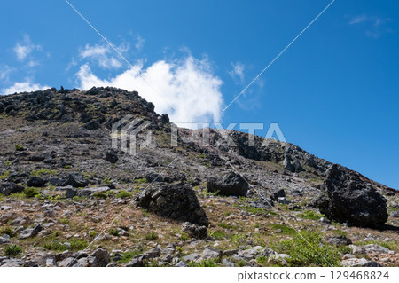 栃木縣那須山脈的登山步道風景 栃木縣那須山脈的登山步道風景 129468824