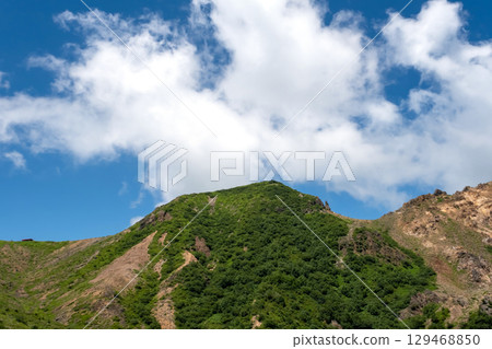 夏季那須山脈的雄偉 129468850