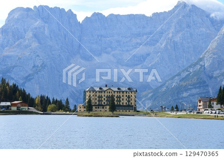 Lake Misurina 129470365