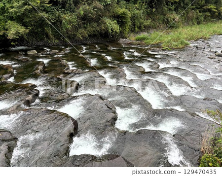 Hakone's Sukumo River: Beautiful River Flow and Stone Steps 129470435