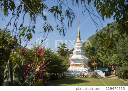 THAILAND PHRAE WAT NA KHU HA 129470633
