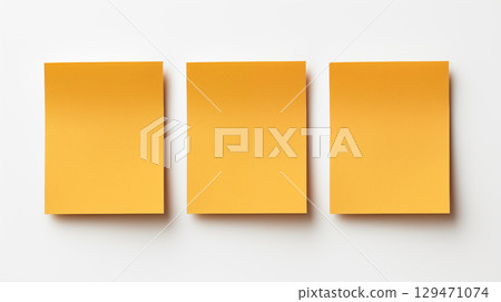 note paper on white background 129471074