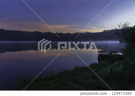 Sunrise at Lake Baragi in Gunma Prefecture Sunrise at Lake Baragi in Gunma Prefecture 129471560
