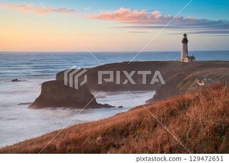 Yaquina Head Lighthouse & Sunset 129472651