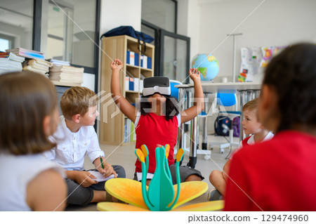 Interactive science teaching with children in primary class. Interactive science teaching with children in primary class. 129474960