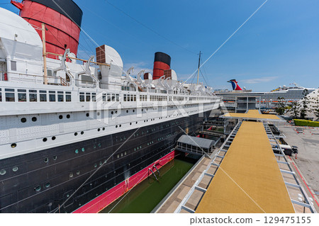 藍天和庫納德瑪麗皇后紀念船,洛杉磯,長灘,美國 藍天和庫納德瑪麗皇后紀念船,洛杉磯,長灘,美國 129475155