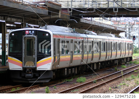 Shinetsu Main Line E129 Series Train (Rapid: Nagaoka to Niigata) 129475216