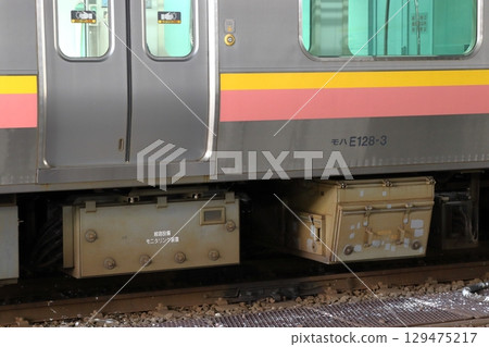 E129 series train (track monitoring device vehicle) on the Niigata-Shinetsu Main Line 129475217