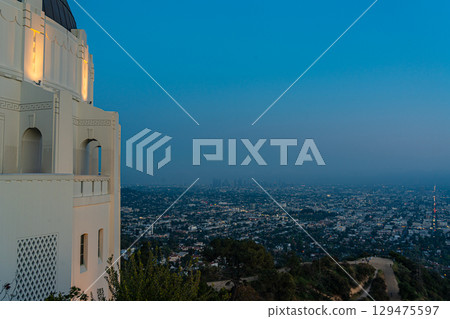 從美國格里菲斯天文台欣賞洛杉磯市中心的城市景觀和夜景 129475597