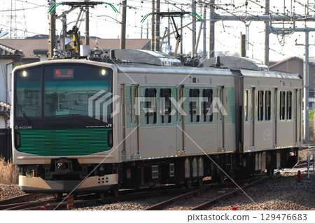 烏山線EV-E301係蓄能列車抵達寶積寺站 129476683