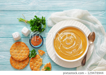 roasted parsnip and carrot soup, top view roasted parsnip and carrot soup, top view 129478944