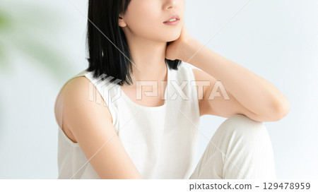 一個年輕的日本女人的美麗形象 129478959