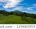 A hiking trail on Mt. Hakkoda in Aomori on a clear summer day 129483959