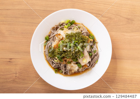 冰鎮裙帶菜蕎麥麵（裙帶菜、滑菇、蘿蔔絲） 129484487