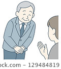 鞠躬的老人（腰部以上/穿著西裝/顏色） 129484819
