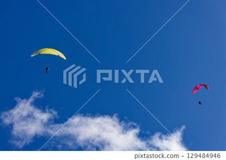Paragliding over Asagiri Plateau and Mount Kenashi in winter Paragliding over Asagiri Plateau and Mount Kenashi in winter 129484946