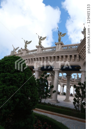 Ba Na Hills Panorama landscape with fantastic beautiful medieval castle in Ba Na Hills in Da Nang in Vietnam 129485153