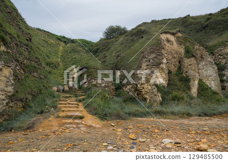 Nose's point beach and cliffs view . English Channel coast of northern England. Hartlepool, UK.  129485500