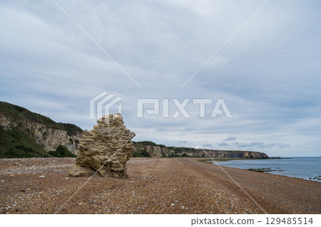 Nose's point beach and cliffs view . English Channel coast of northern England. Hartlepool, UK.  129485514