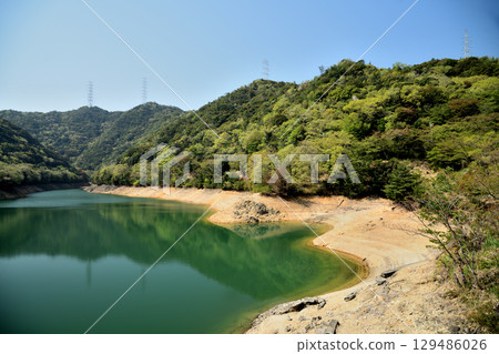 Eiraku Dam Lake (Okuyama Ameyama Natural Park) [Kumatori Town, Sennan District, Osaka Prefecture] 129486026
