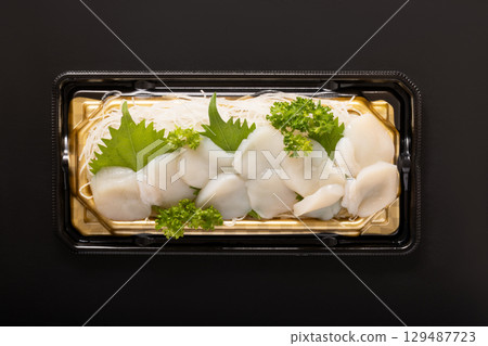 [Hokkaido] Scallops Sashimi 129487723