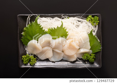 [Hokkaido] Scallops Sashimi 129487729