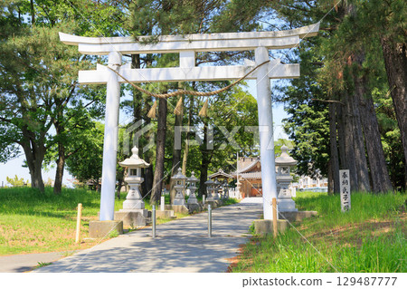 Yamanoue Sumiyoshi Shrine on a clear day Yamanoue Sumiyoshi Shrine on a clear day 129487777