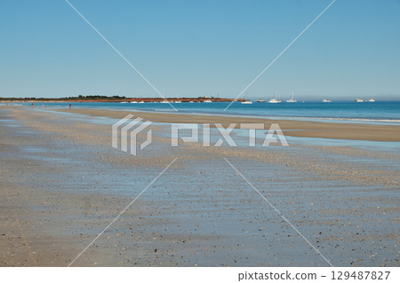 Low tide - Broome 129487827