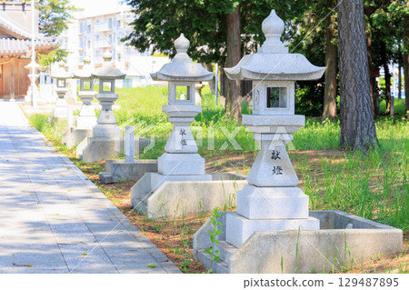 Yamanoue Sumiyoshi Shrine on a clear day 129487895