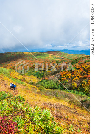 Climbing Mount Kurikoma in autumn (Ubunuma to Higashi-Kurikoma) 129488389