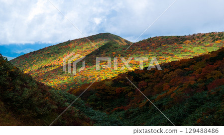 秋季攀登栗駒山(宇文沼~東栗駒) 秋季攀登栗駒山(宇文沼~東栗駒) 129488486